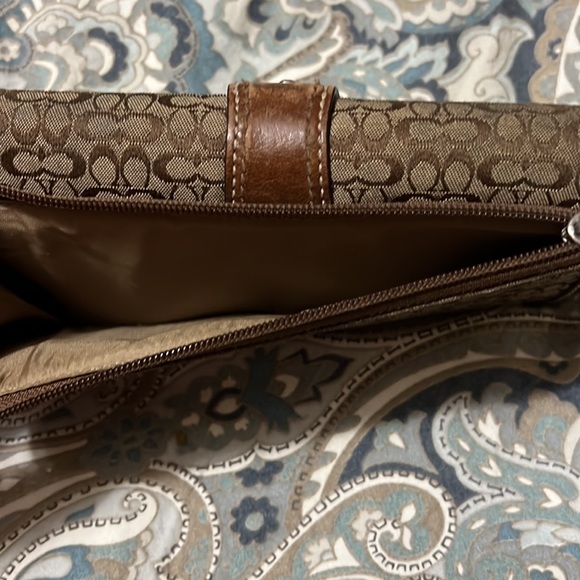 GUC vintage brown buckle Coach wallet - Picture 7 of 12